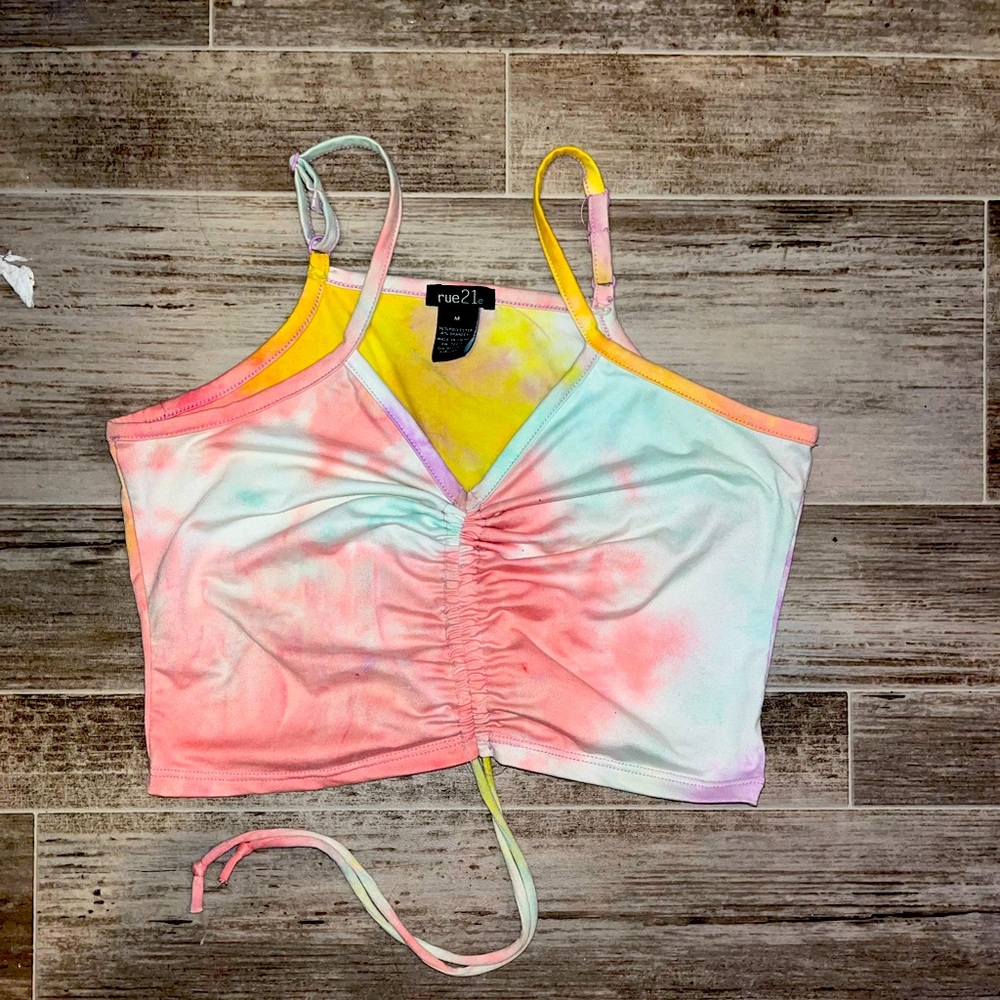 Super cute tiedye Tank top with adjustable scrunch up 😁🫦👀🫀🧜🏼‍♀️